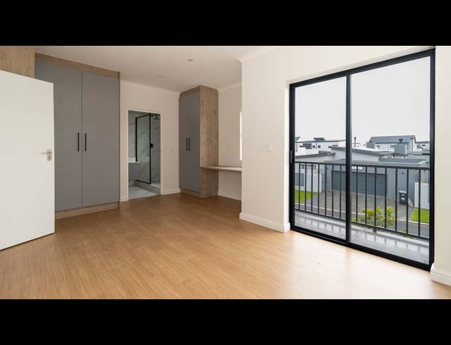 3 BEDROOM DUPLEX FOR SALE IN SANDOWN
